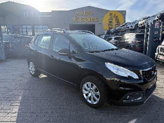 skadebil auto Peugeot 2008 1.2 PURETEC 2016/6