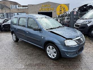 Schadeauto Dacia Logan 1.6I AMBIANCE 2009/4