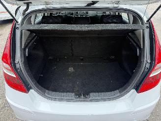 Hyundai I-30  picture 12