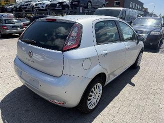 Fiat Punto 1.2I picture 8