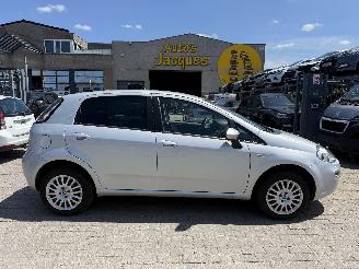 krockskadad bil auto Fiat Punto 1.2I 2014/1