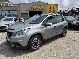 Voiture accidenté Peugeot 2008 1.5 HDI ACTIVE 2019/4