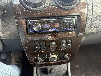 Dacia Duster 1.6I picture 23