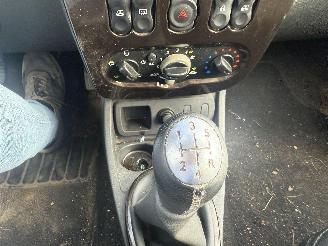 Dacia Duster 1.6I picture 24