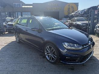 uszkodzony samochody osobowe Volkswagen Golf 1.6 TDI R-LINE 2016/10