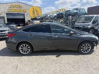 Schadeauto Hyundai I-40 1.7 CRDI STYLE 2014/10