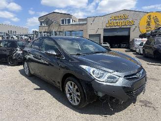 Voiture accidenté Hyundai I-40 1.7 CRDI STYLE 2014/10
