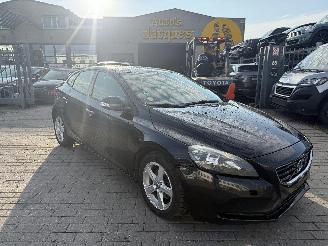 Damaged car Volvo V-40 KINETIC 2013/7