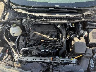 Opel Astra 1.2 B picture 7