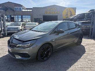 Schadeauto Opel Astra 1.2 B 2020/6