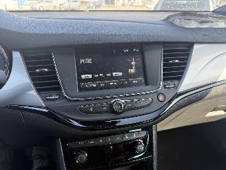 Opel Astra 1.2 B picture 23