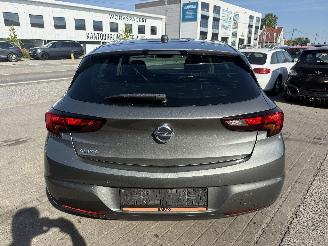 Opel Astra 1.2 B picture 10