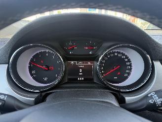 Opel Astra 1.2 B picture 21