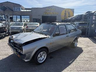 damaged passenger cars Volkswagen Polo 1.3 OLDTIMER 1988/1