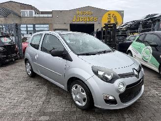 skadebil auto Renault Twingo 1.2 HELIOS 2013/8