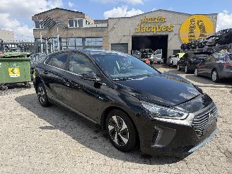 Unfallwagen Hyundai Ioniq HEV1.6 GDI EXECUTIVE 2016/11