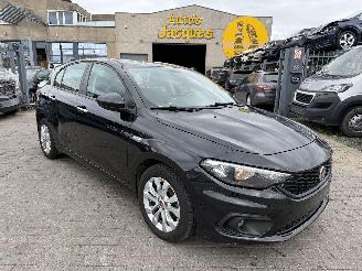krockskadad bil auto Fiat Tipo 1.4I POP 2020/12