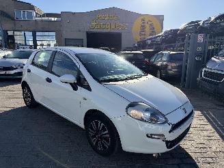 Coche accidentado Fiat Punto 1.2I 2015/2