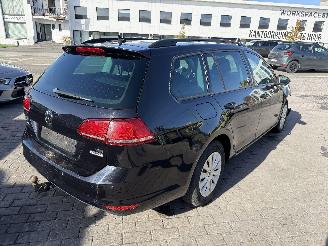 Volkswagen Golf 1.6 TDI AUTOMAT picture 9