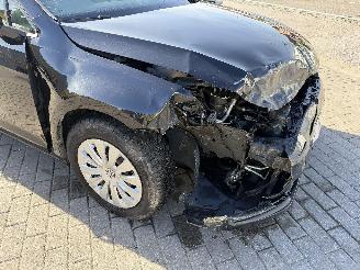 Volkswagen Golf 1.6 TDI AUTOMAT picture 4