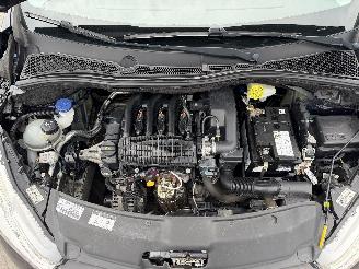 Peugeot 208 1.2 STYLE picture 25