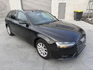 uszkodzony samochody osobowe Audi A4 Avant 2.0 TDI 2012/10