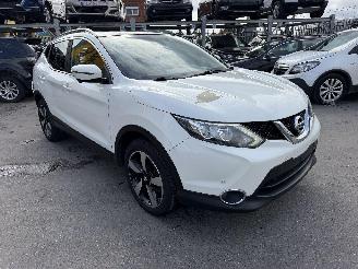Nissan Qashqai 1.2 DIG-T TEKNA picture 3