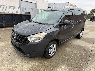 uszkodzony samochody osobowe Dacia Dokker 1.5 DCI 2021/2