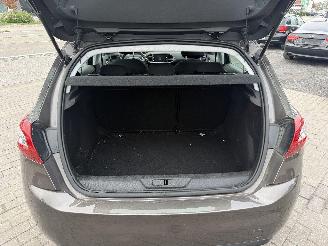 Peugeot 308 1.2 ACTIVE picture 13