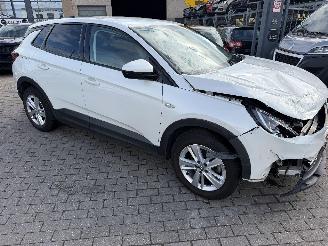 Opel Grandland 1.2I TURBO AUTOMAT picture 4