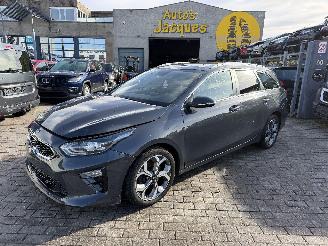 damaged passenger cars Kia Ceed 1.0 T-GDI 2020/1