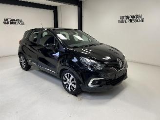 Vaurioauto  passenger cars Renault Captur  2018/12