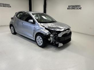 Vaurioauto  passenger cars Toyota Yaris HYBRIDE 2022/9