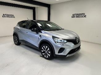 Damaged car Renault Captur AUTOMAAT 2022/1