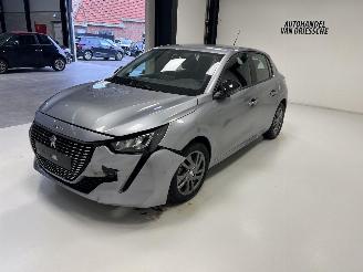 Peugeot 208  picture 9
