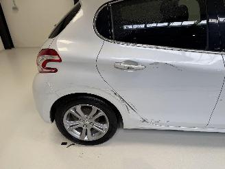 Peugeot 208 ALLURE picture 5