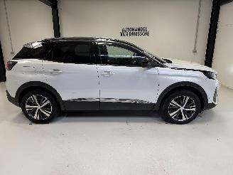 Damaged car Peugeot 3008 ALLURE 2021/3