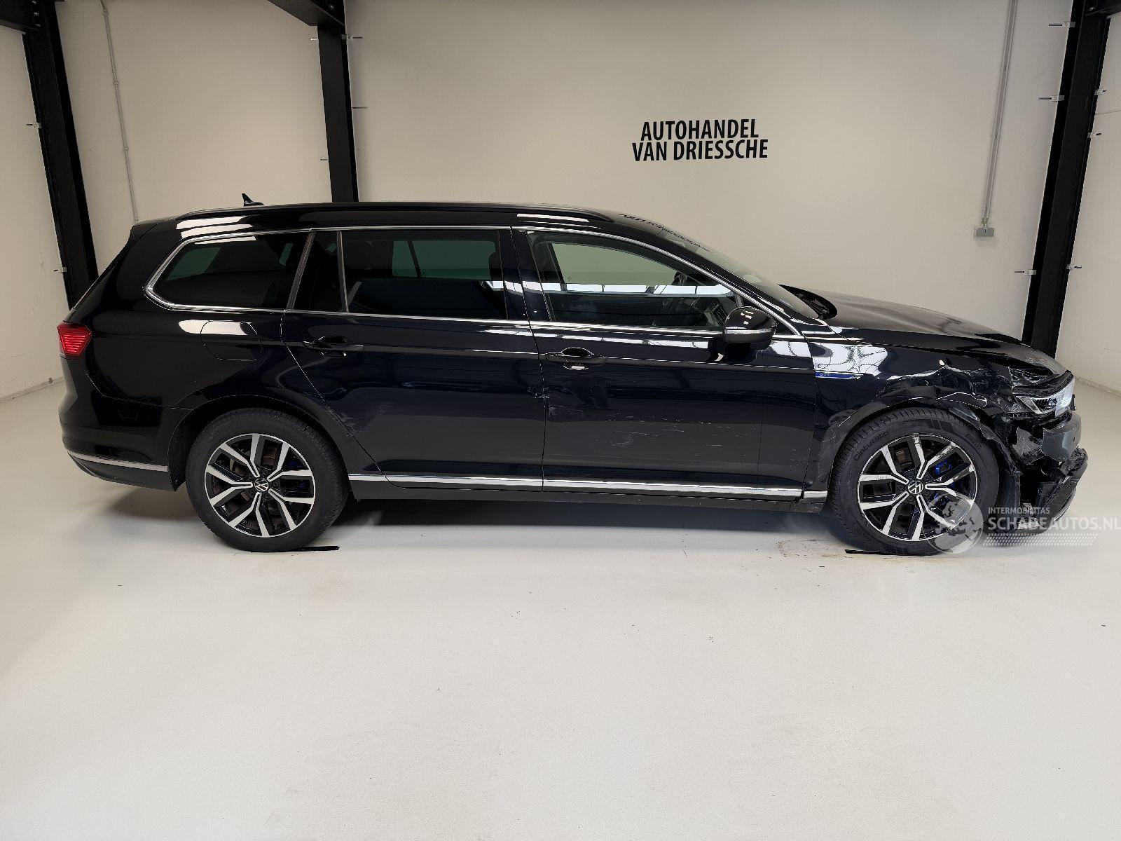 Volkswagen Passat GTE/ PLUG IN