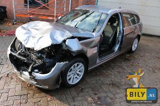 danneggiata roulotte BMW 3-serie E91 320i 2010/6