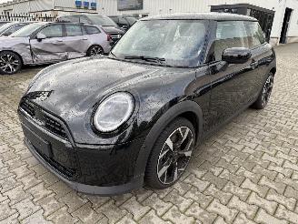 Schadeauto Mini Cooper Nieuw model! 2025/4