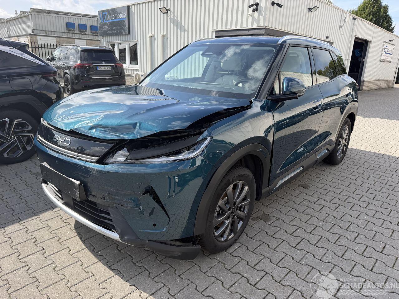 BYD Atto 2 1.5 DM-i 156 kw boost plug-inn