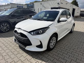 Voiture accidenté Toyota Yaris 1.5 Hybride Automaat VVTI HEV 2025/3