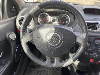 Renault Clio RIP CURL picture 26