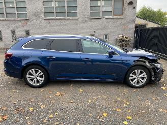 skadebil auto Renault Talisman GRANDTOUR I 2016/11