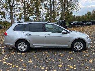 Vaurioauto  passenger cars Volkswagen Golf VARIANT TRENDLI 2016/1