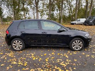 Vaurioauto  passenger cars Volkswagen Golf COMFORTLINE 2020/6