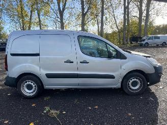 skadebil bedrijf Peugeot Partner PREMIUM 2016/6