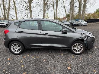 Voiture accidenté Ford Fiesta TREND 2018/12