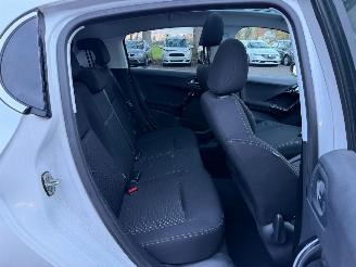 Peugeot 208 ALLURE picture 21