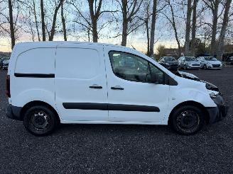 krockskadad bil bedrijf Citroën Berlingo 1.6 HDI 2018/7